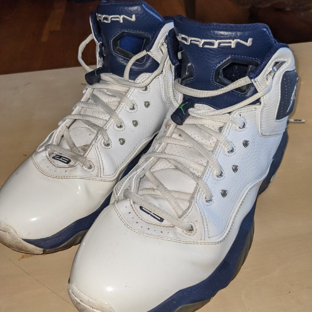 Air Jordan B'Loyal